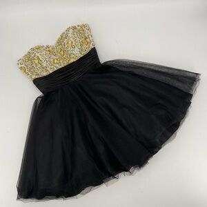 Flirt Maggie Sottero‎ Black, White, Gold Size 4 I21